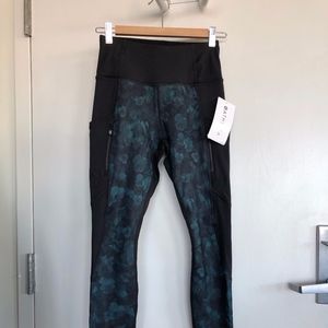 Athleta Frost High Traverse Tight Size XS NWT